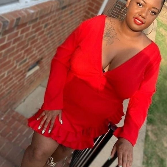 Pretty Little thing Red Dress - Picture 5 of 5